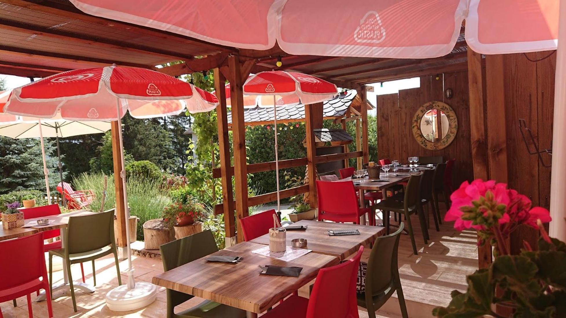 Le Sapin Rouge - Restaurant - Bar - Chambres D'Hotes Artigues  Zewnętrze zdjęcie