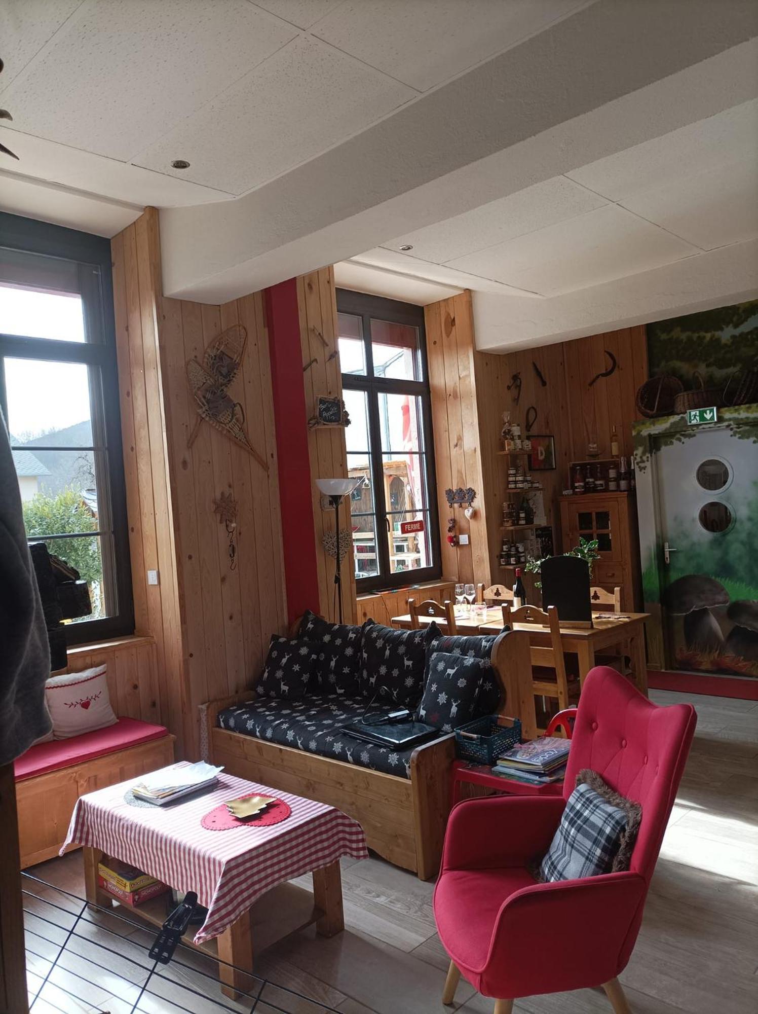 Le Sapin Rouge - Restaurant - Bar - Chambres D'Hotes Artigues  Zewnętrze zdjęcie